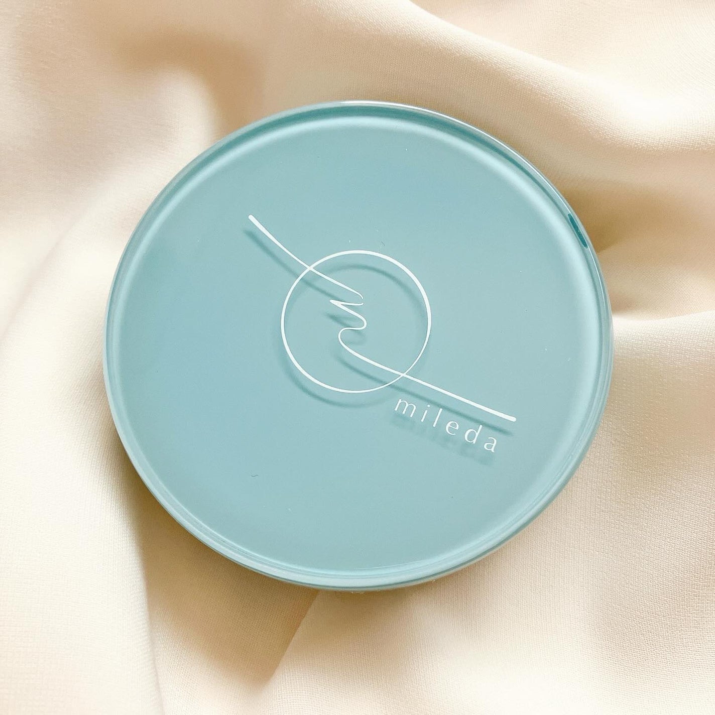 スムースフィットファンデーション/mileda/パウダーファンデーションを使ったクチコミ(2枚目)