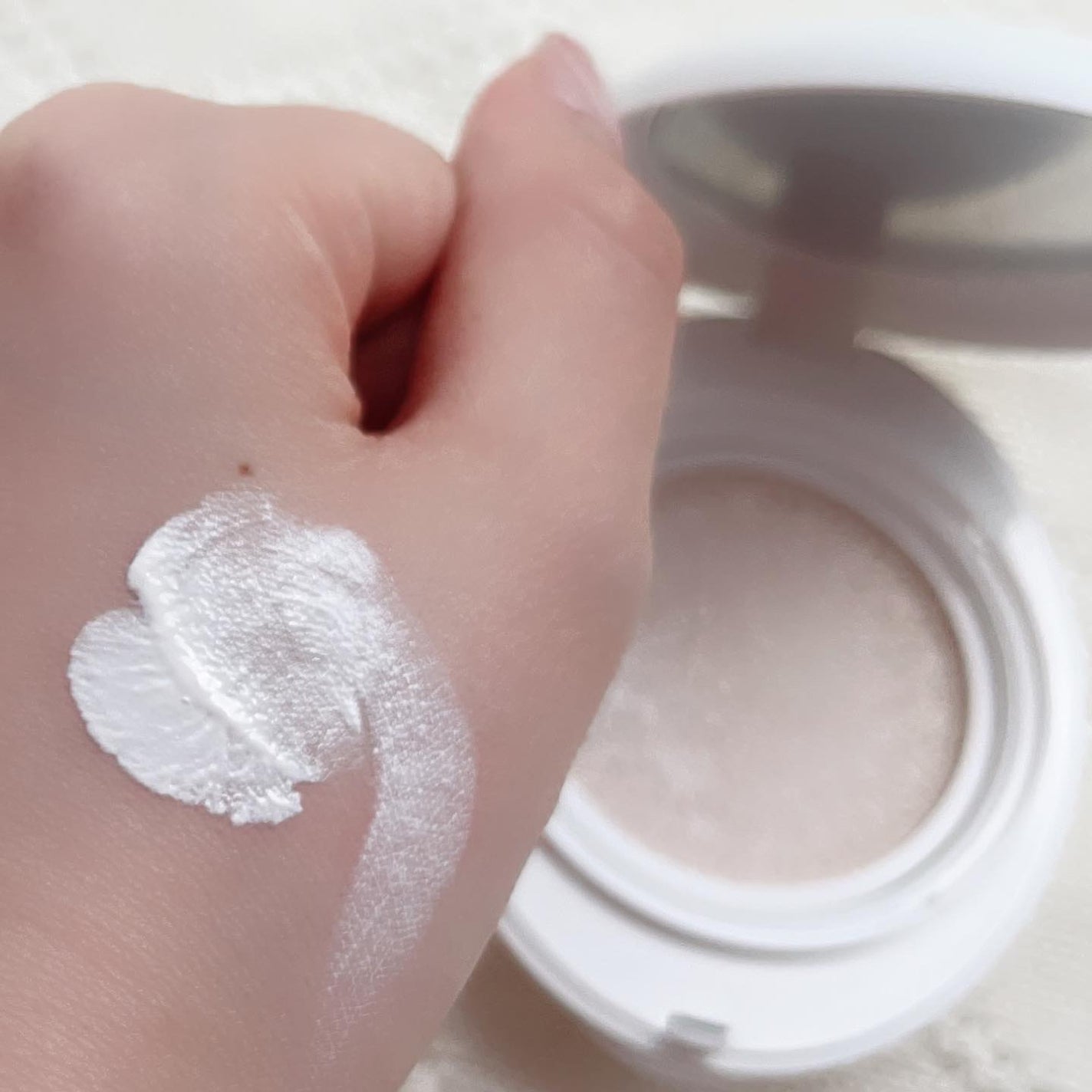 エッグサンクッション/wooliliwoo/日焼け止めローションを使ったクチコミ(5枚目)