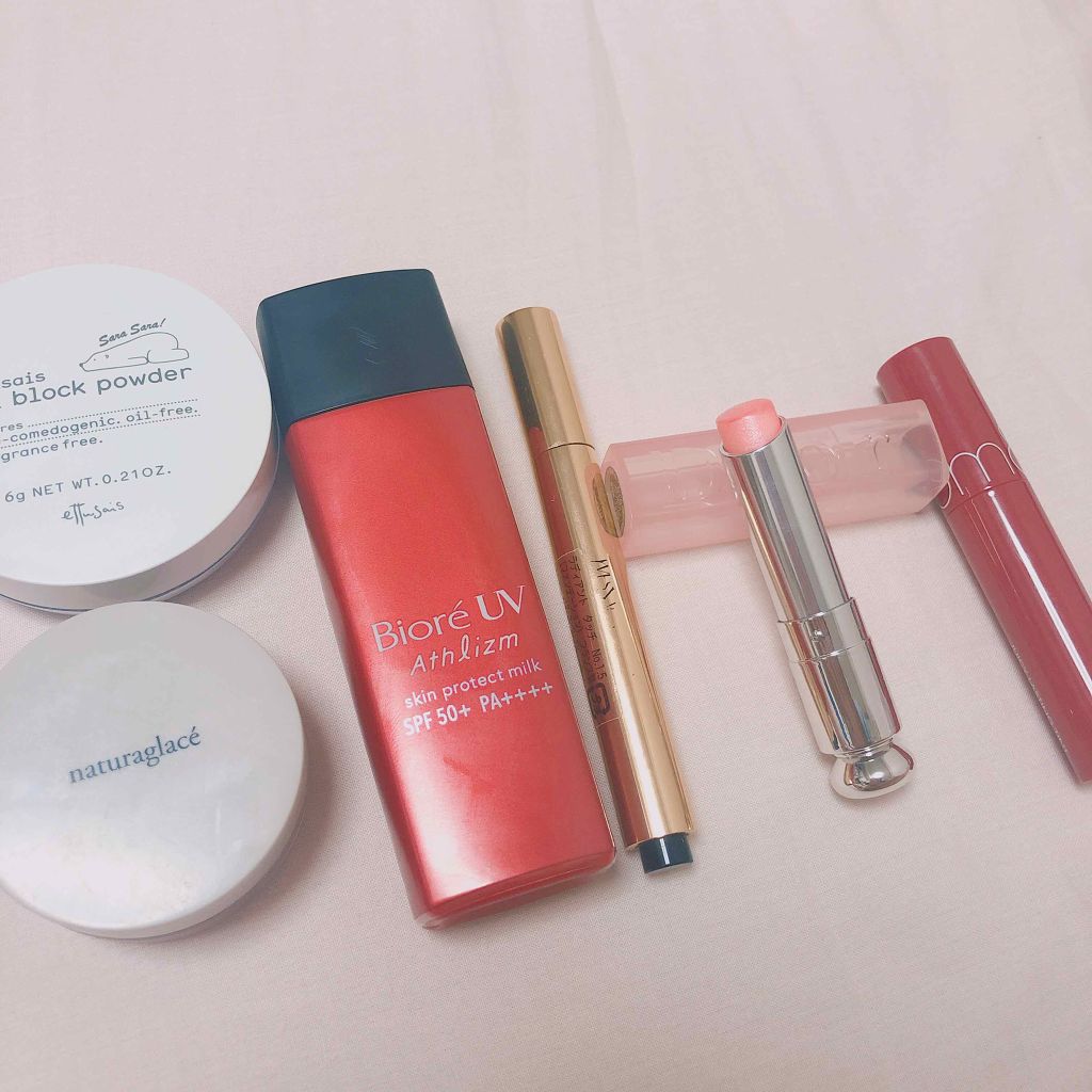 今日使ったモノ!

最近のベースメイク事情( ˘ω˘ )
暑すぎて暑すぎて化粧する気が起きない故、時短メイク。
アスリズムのミルクタイプを下地がわりに塗りたくり、エテュセのお粉をおでこと鼻にはたいてナチュラグラッセのお粉をはたく。おわり。ア