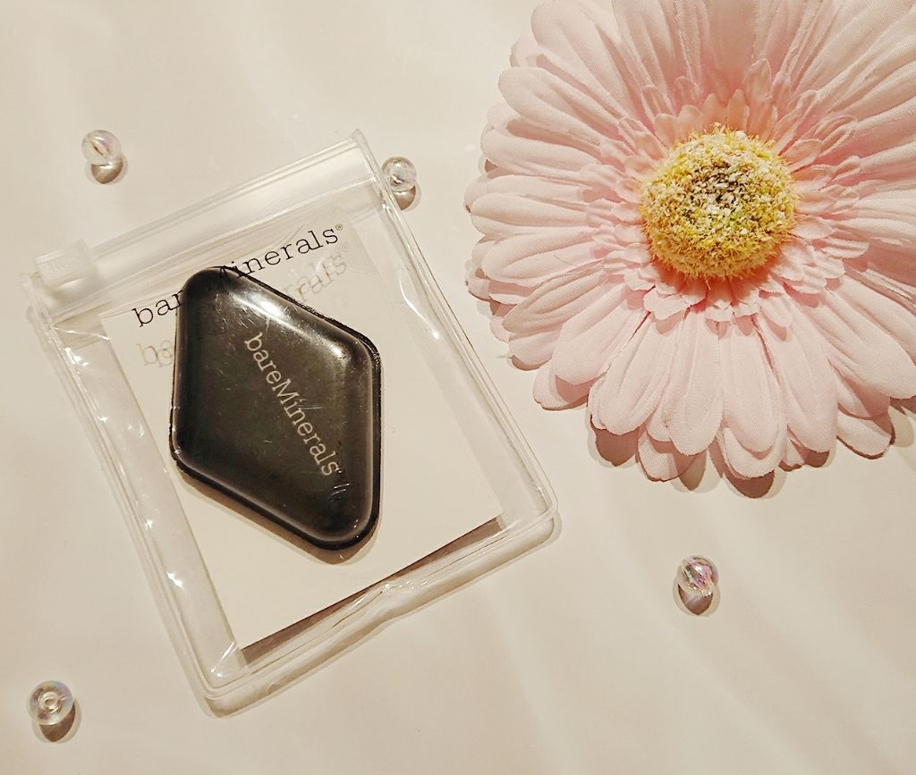 デュアルサイド シリコン ブレンダー/bareMinerals/パフ・スポンジを使ったクチコミ(1枚目)