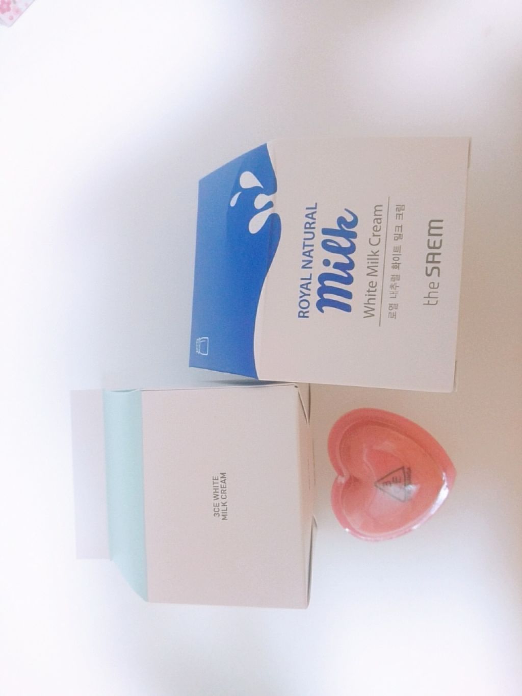 WHITE MILK CREAM/3CE/フェイスクリームを使ったクチコミ（2枚目）