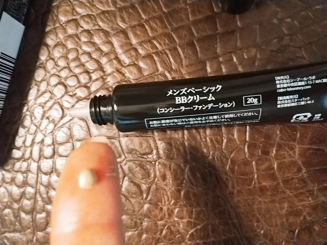 mcgroupakiko on LIPS 「ゴルフや釣り等の趣味で年中日焼けの夫。長年蓄積しているまだらシ..」(4枚目)