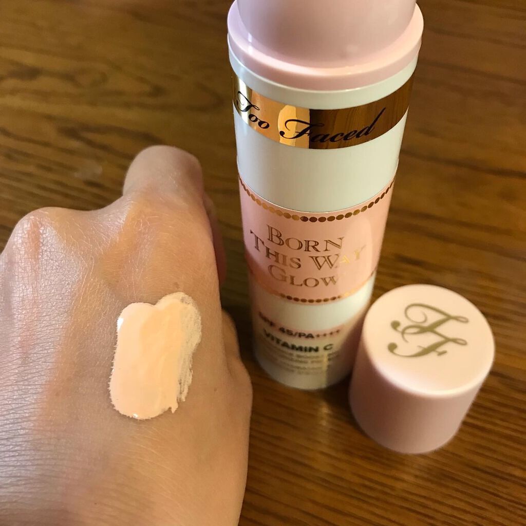 ボーン ディス ウェイ グロウ モイスチュアライジング メイクアップ プライマー/Too Faced/化粧下地を使ったクチコミ（2枚目）