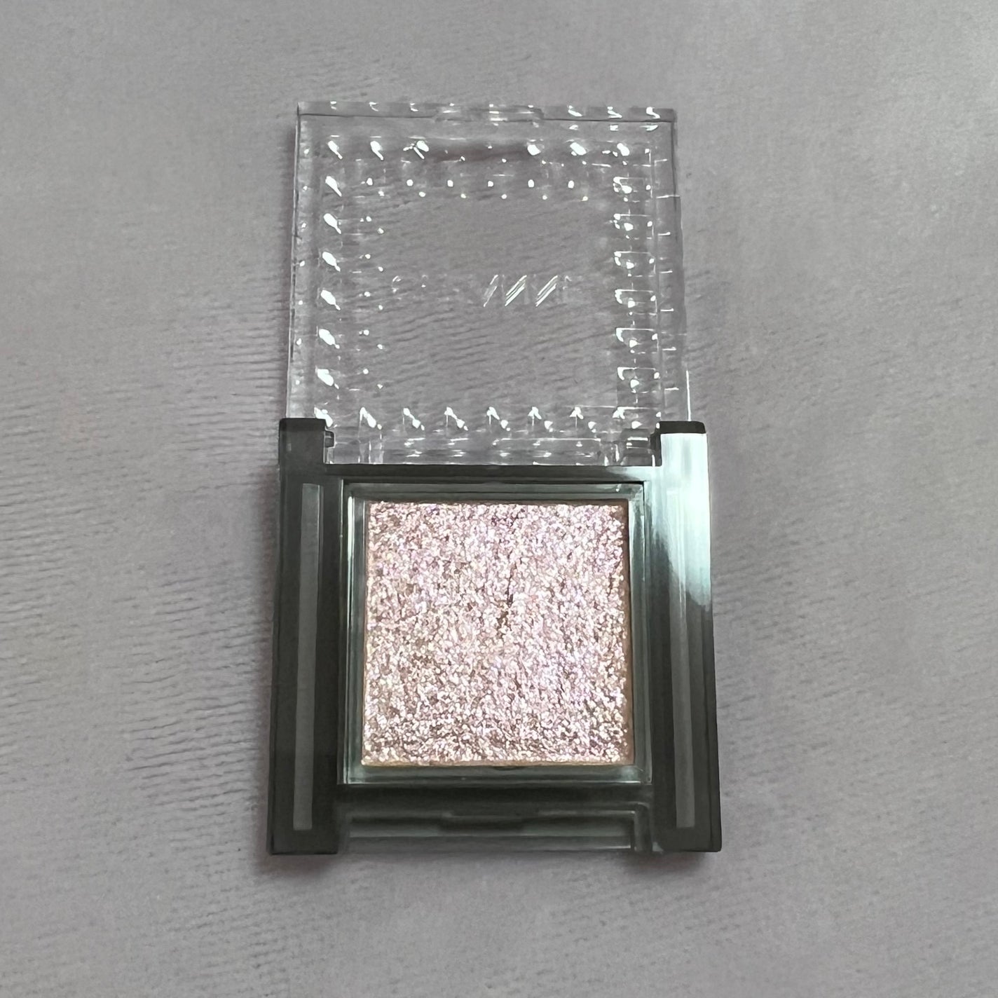 シングルシャイニーアイシャドウ/CEZANNE/アイシャドウを使ったクチコミ(1枚目)