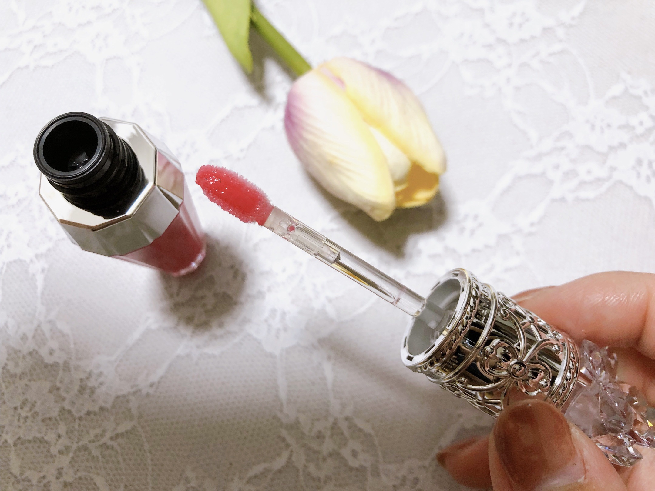 ジルスチュアート　クリスタルブルーム　リップブーケ セラム 05 lily fuchsia/JILL STUART/リッププランパーを使ったクチコミ（2枚目）