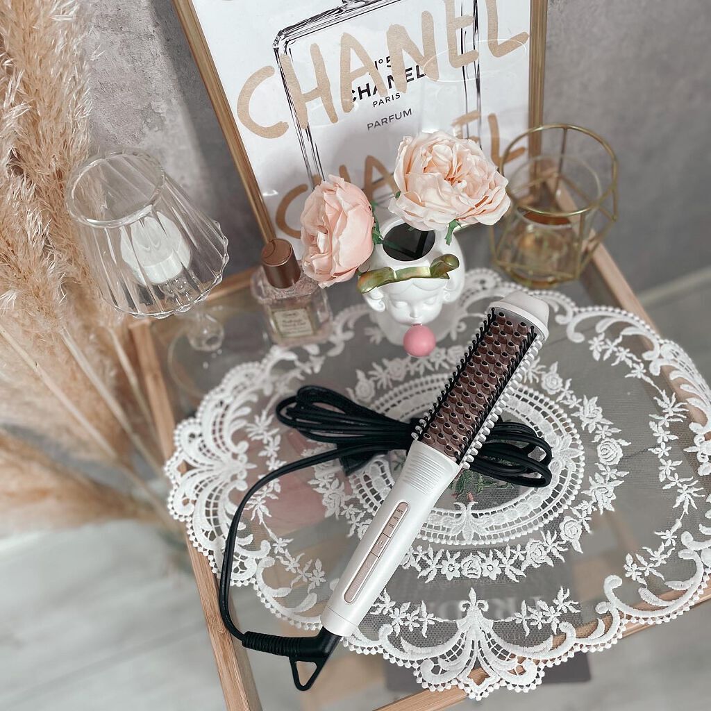 ----*----*----*----*----*----*----*----*

最近ストレートヘアがしっくり
くる髪の長さになってきたので
新しいアイロンをお迎え♡♡
⁡
⁡
約1分で120℃に到達するから
1秒でも惜しい朝にとっても活