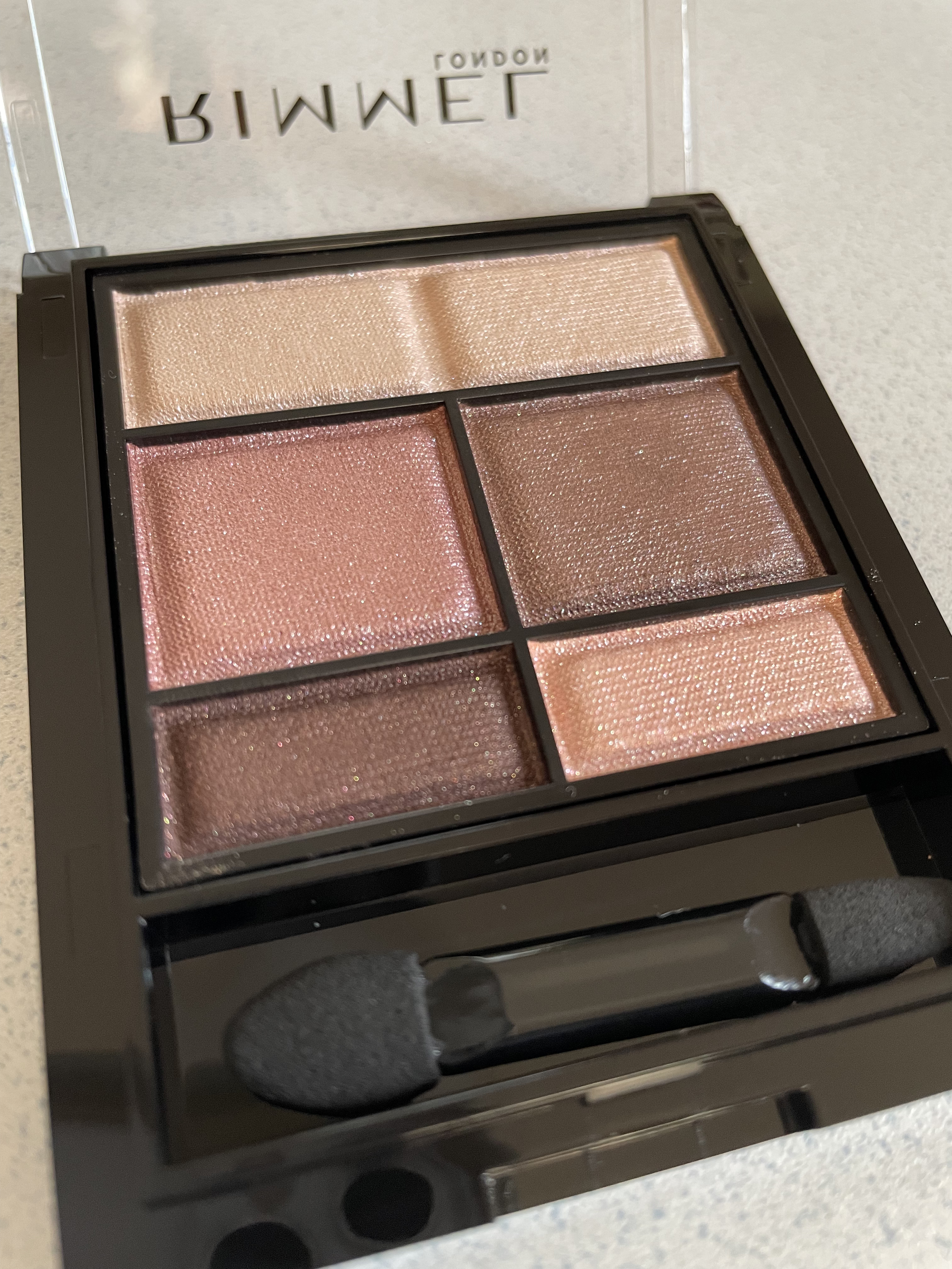 ワンダー スウィート アイシャドウ/リンメル ロンドン/アイシャドウパレットを使ったクチコミ（2枚目）