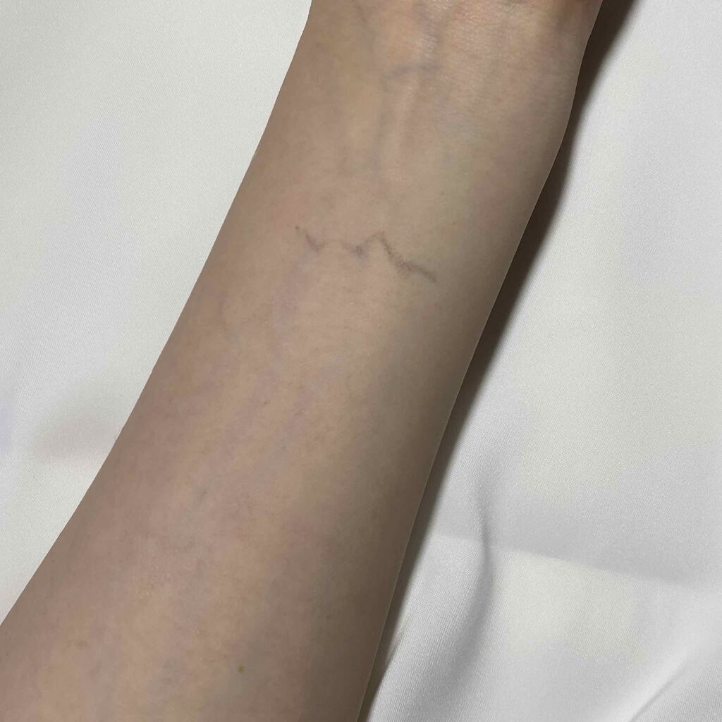 カラーステイ アイライナー カリグラフィー スリム&シャープ 001 ブラッケストブラック/REVLON/リキッドアイライナーを使ったクチコミ（3枚目）