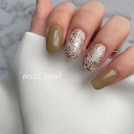 nozi𓆉𓂃 𓈒𓏸◌ on LIPS 「ネイル工房さんの商品を使用してボタニカルネイルをしてみました🌿..」(2枚目)