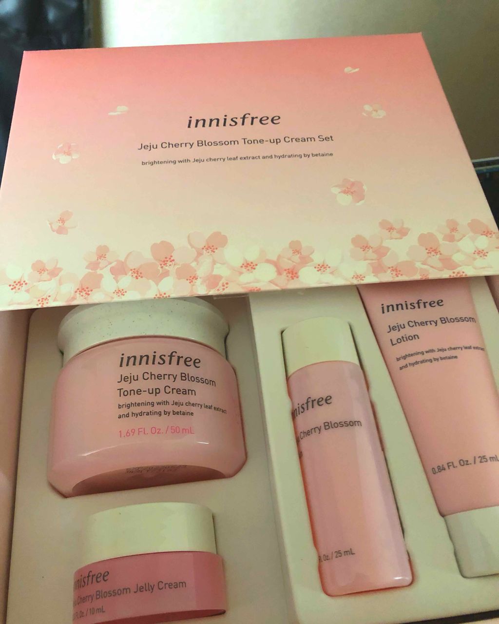 チェジュ チェリーブロッサム トーンアップクリーム/innisfree/化粧下地を使ったクチコミ（1枚目）