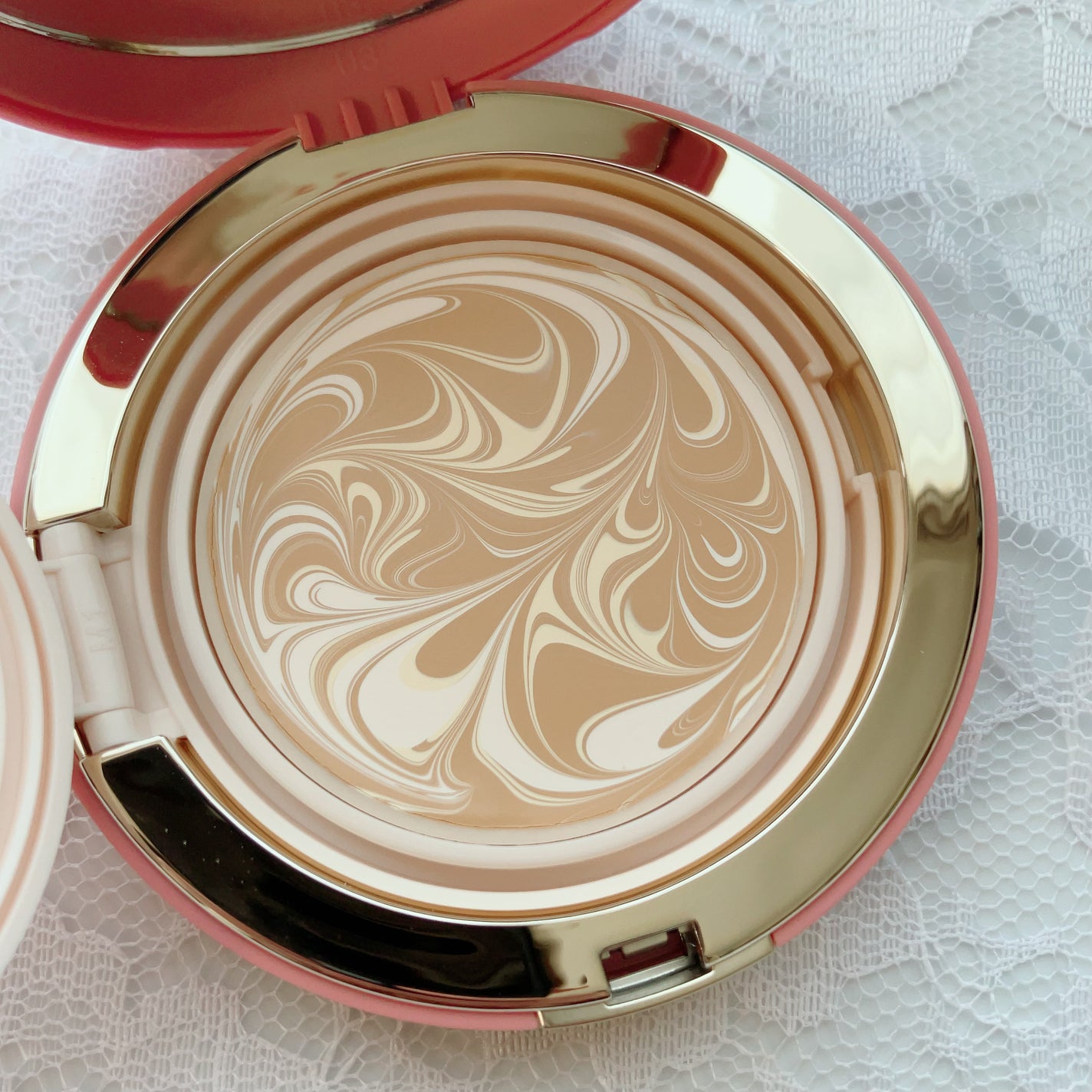 ヴェールヌーディ エッセンスパクトグロウ/AGE20’s/クリーム・エマルジョンファンデーションを使ったクチコミ(4枚目)