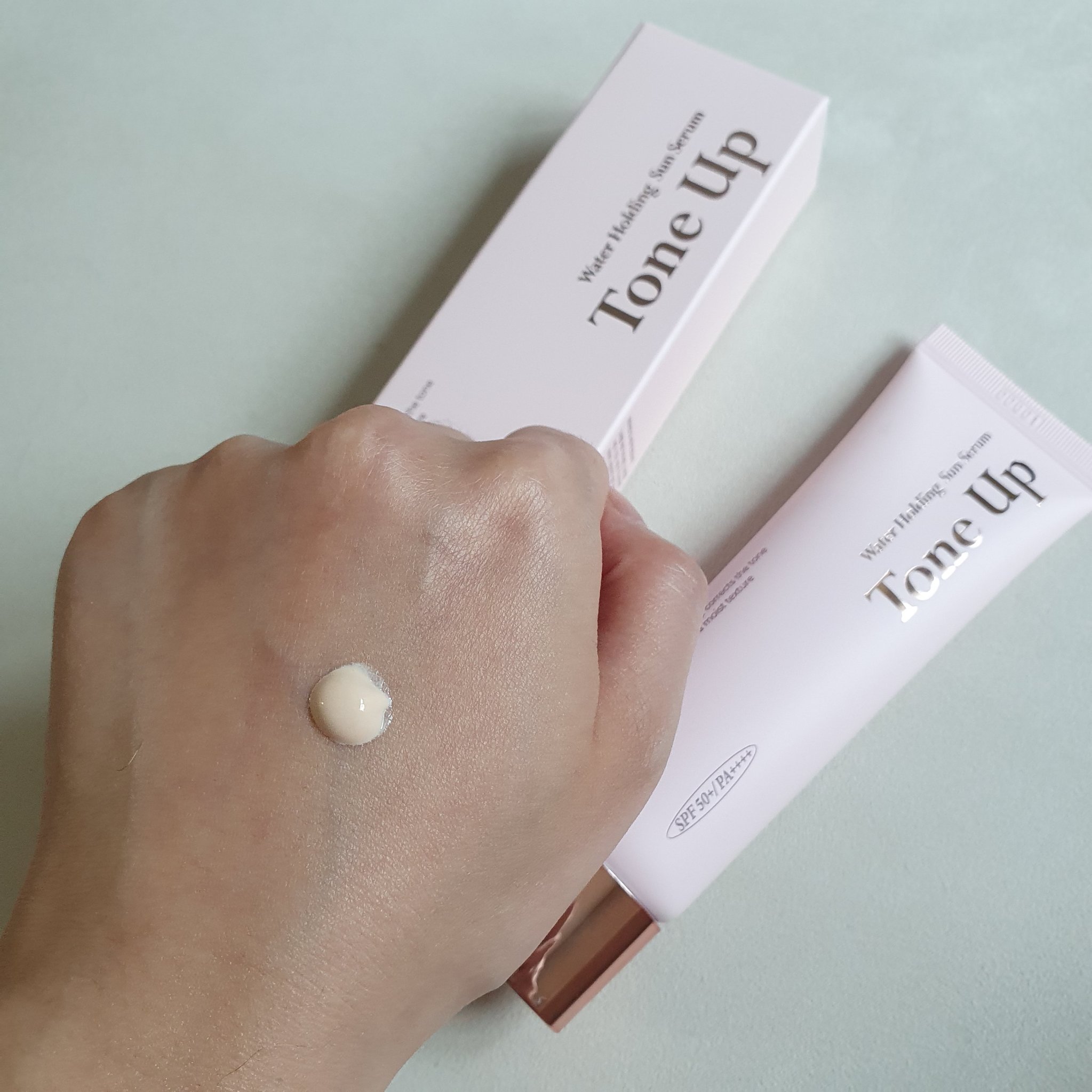 ウォーターホールディングトーンアップサンセラム/KAHI/日焼け止めローションを使ったクチコミ（2枚目）