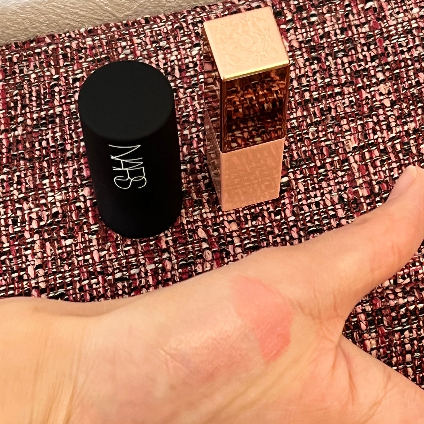 mamari on LIPS 「この可愛い箱の中身は??(¨̮)/NARSのクリスマスコフレ大..」(4枚目)