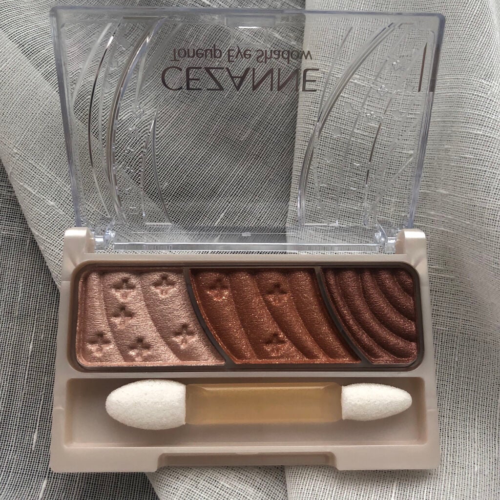 トーンアップアイシャドウ/CEZANNE/アイシャドウパレットを使ったクチコミ(2枚目)