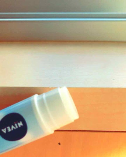 モイスチャーリップ ウォータータイプ 無香料/ニベア/リップケアを使ったクチコミ(3枚目)