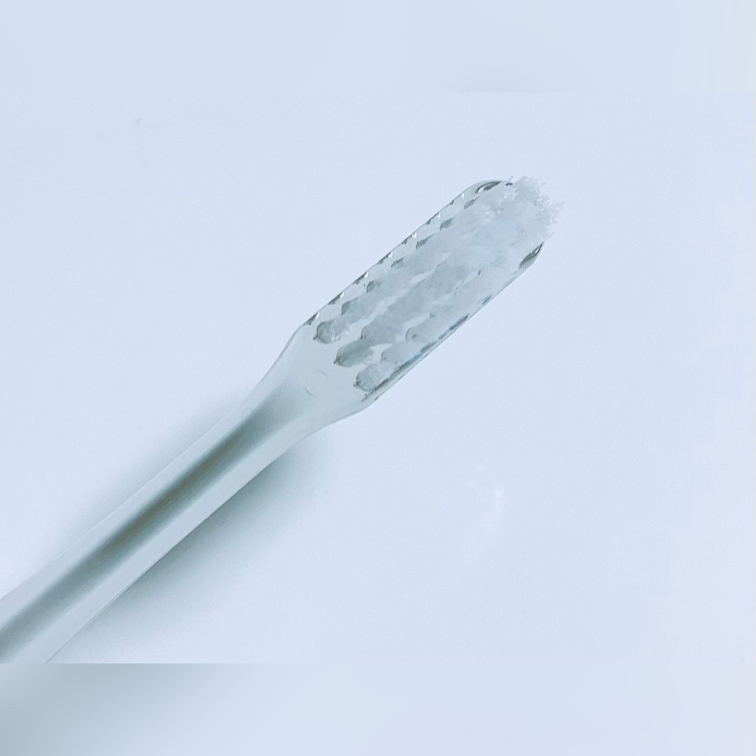 HaRENO 奇跡の歯ブラシ クリアブラック(ふつう)/HaRENO/歯ブラシを使ったクチコミ（3枚目）