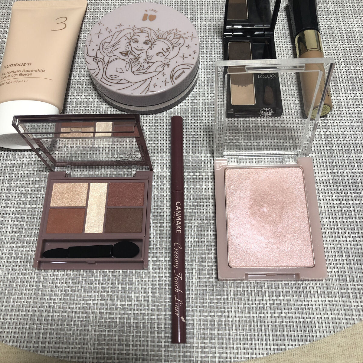 シルクアイスパウダー/b idol/ルースパウダーを使ったクチコミ（2枚目）