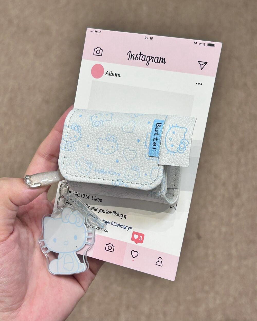 ケース大好きっ子 on LIPS 「青い線のキティちゃんは夏が好きですね#iPhoneケース#購入..」(5枚目)