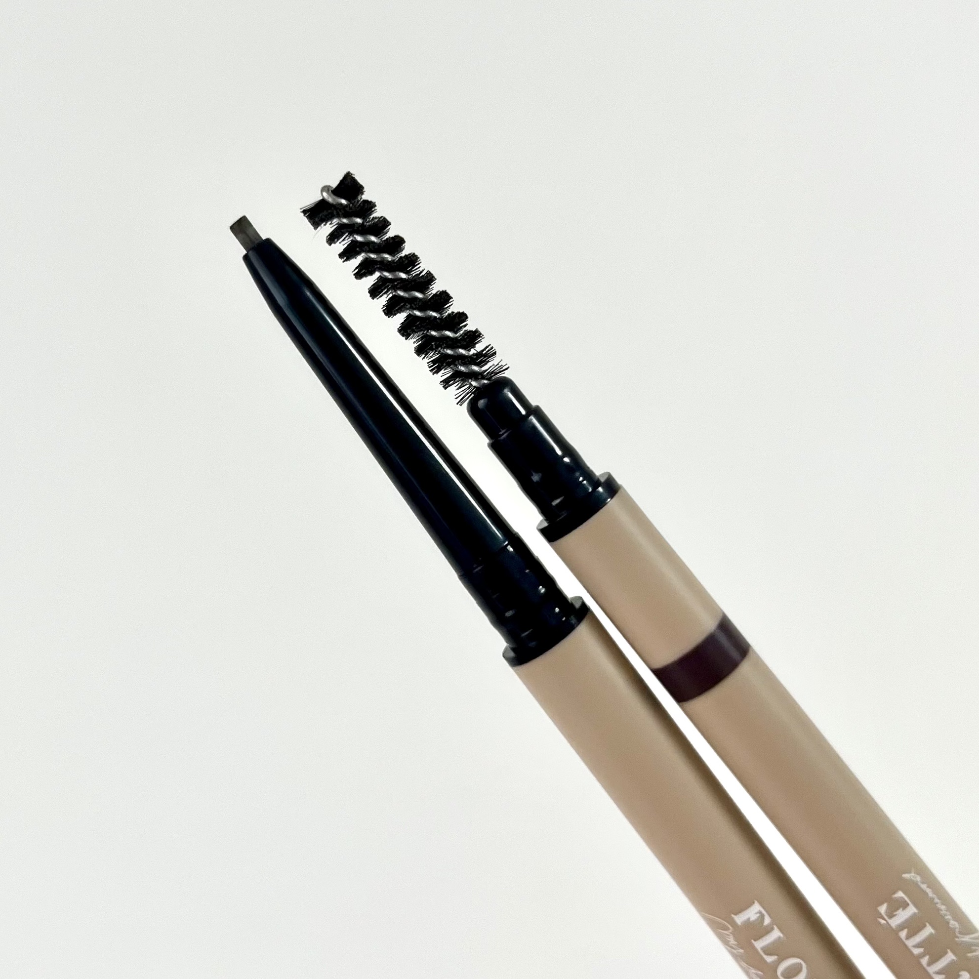 フロレット アイブロウペンシル B1 ミディアムブラウン/FLORTTE/アイブロウペンシルを使ったクチコミ（2枚目）