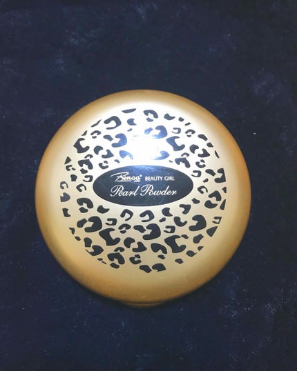 ベノア ベノア ビューティーガールパールパウダーのクチコミ「フェイスパウダーでSPF15は有難いです。🙄
陶器肌になれるようなパウダーですが、乾燥しやすか.....」(1枚目)