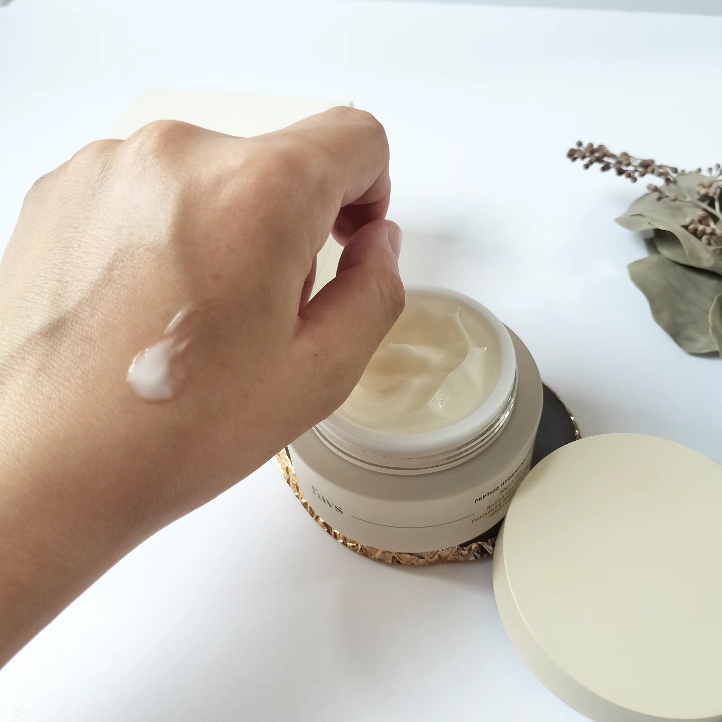 ペプチドハイドレーティングクリーム/favs/フェイスクリームを使ったクチコミ（3枚目）