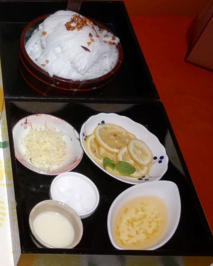 ひろちゃん on LIPS 「雪姫氷渋谷にあるお重のかき氷🟩🟥🟨雪姫氷🟩🟥🟨お友達に誘われて..」(4枚目)