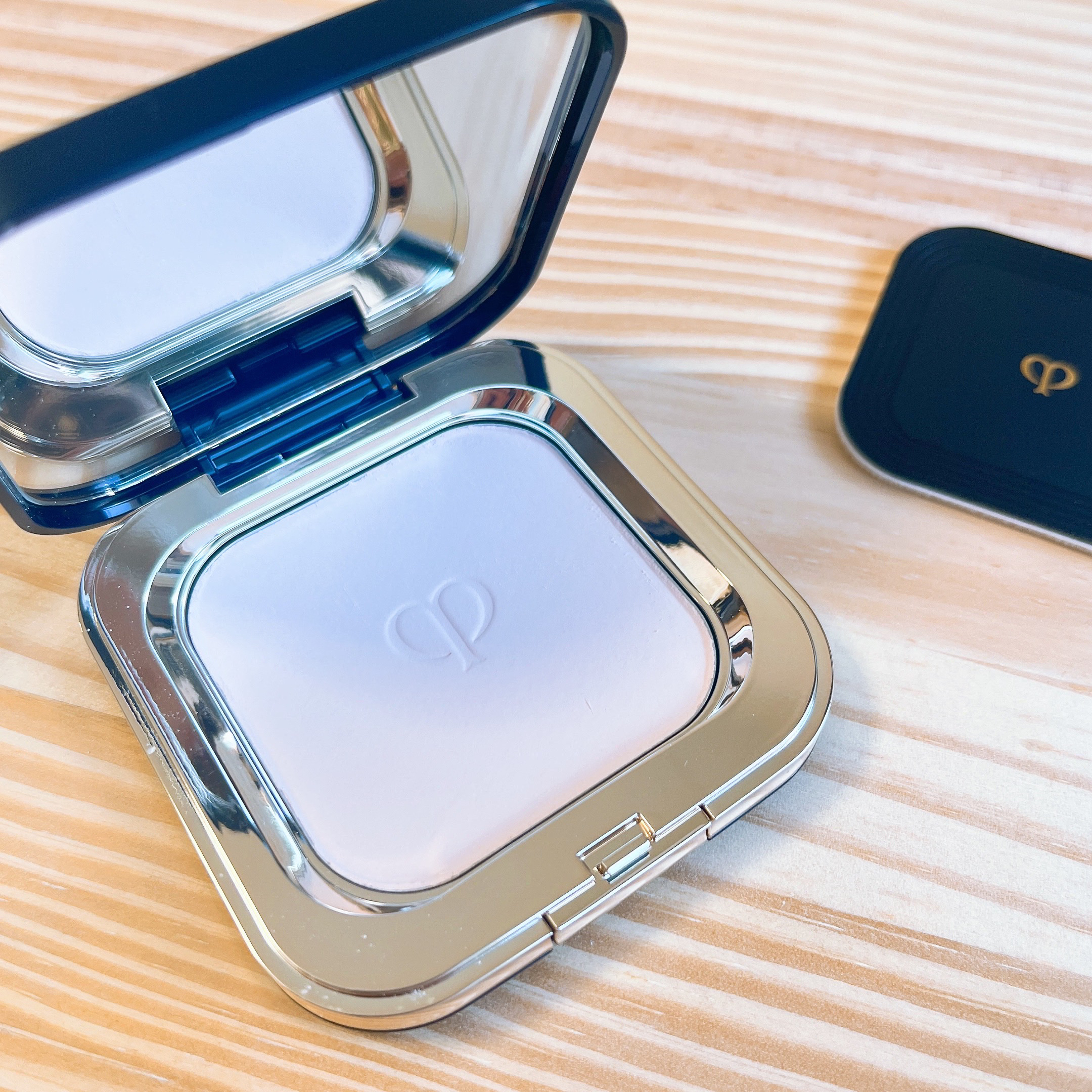 クレ・ド・ポー ボーテ タンフリュイドエクラ ナチュレル/クレ・ド・ポー ボーテ/リキッドファンデーションを使ったクチコミ（3枚目）