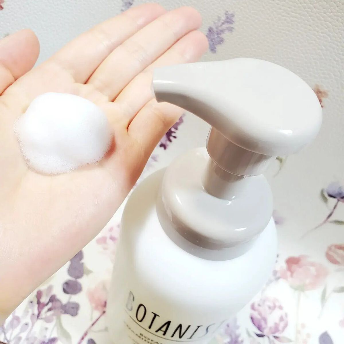 ボタニカルフォーミング ボディーソープ（ディープモイスト）/BOTANIST/ボディソープを使ったクチコミ（2枚目）