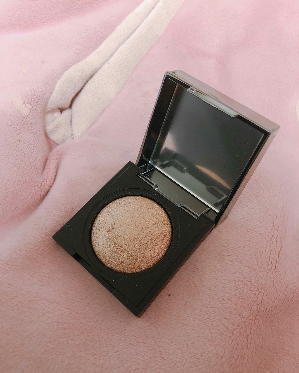 プリズム エアー シャドウ/CLIO/単色アイシャドウを使ったクチコミ（2枚目）