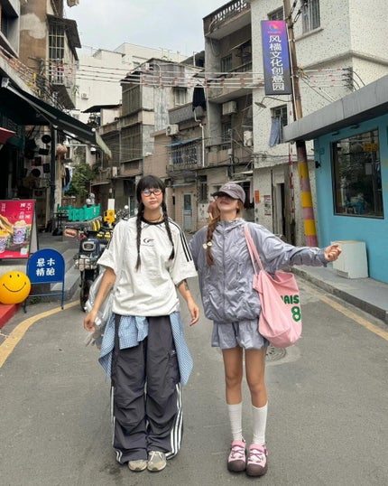 ひとみ on LIPS 「即時に呼ばれたら来てくれる友情は本当に楽しいです。#コーデ#韓..」(4枚目)