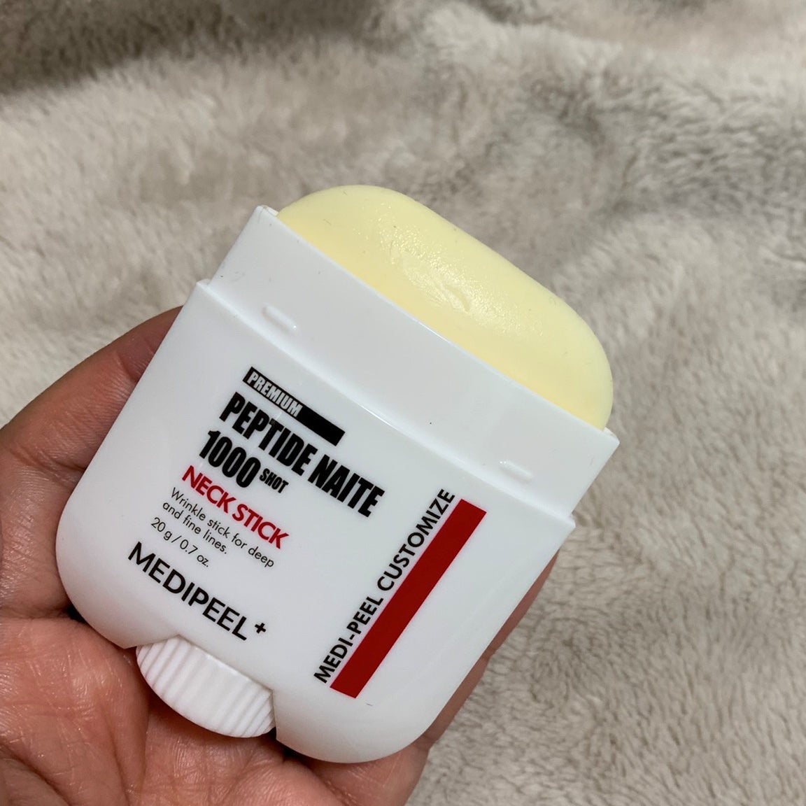 プレミアムペプチドナイテ1000ショットネックスティック/MEDIPEEL/ネック・デコルテケアを使ったクチコミ(2枚目)