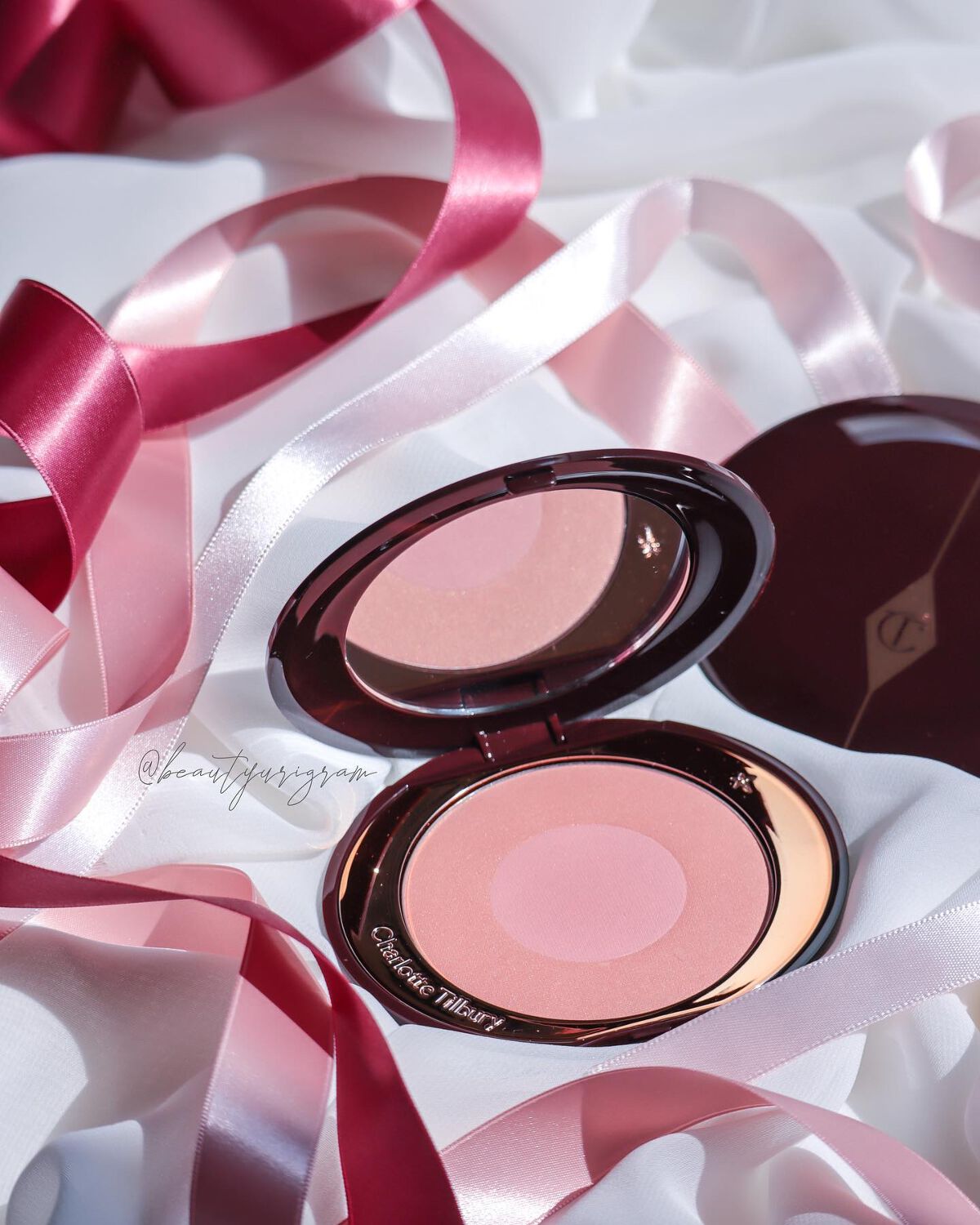 チーク トゥー シック/Charlotte Tilbury/パウダーチークを使ったクチコミ（1枚目）