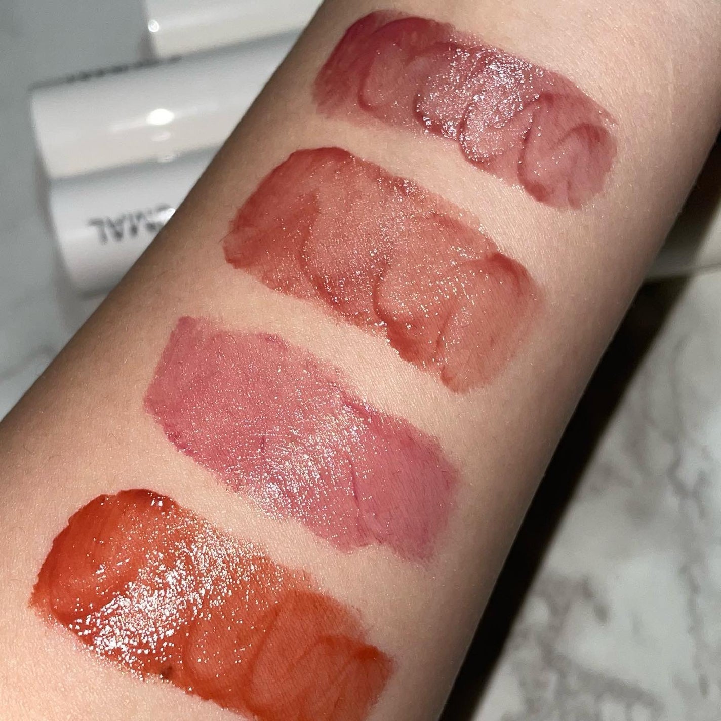 ノンセクショングローリーティント/EQUMAL/リップティントを使ったクチコミ(5枚目)