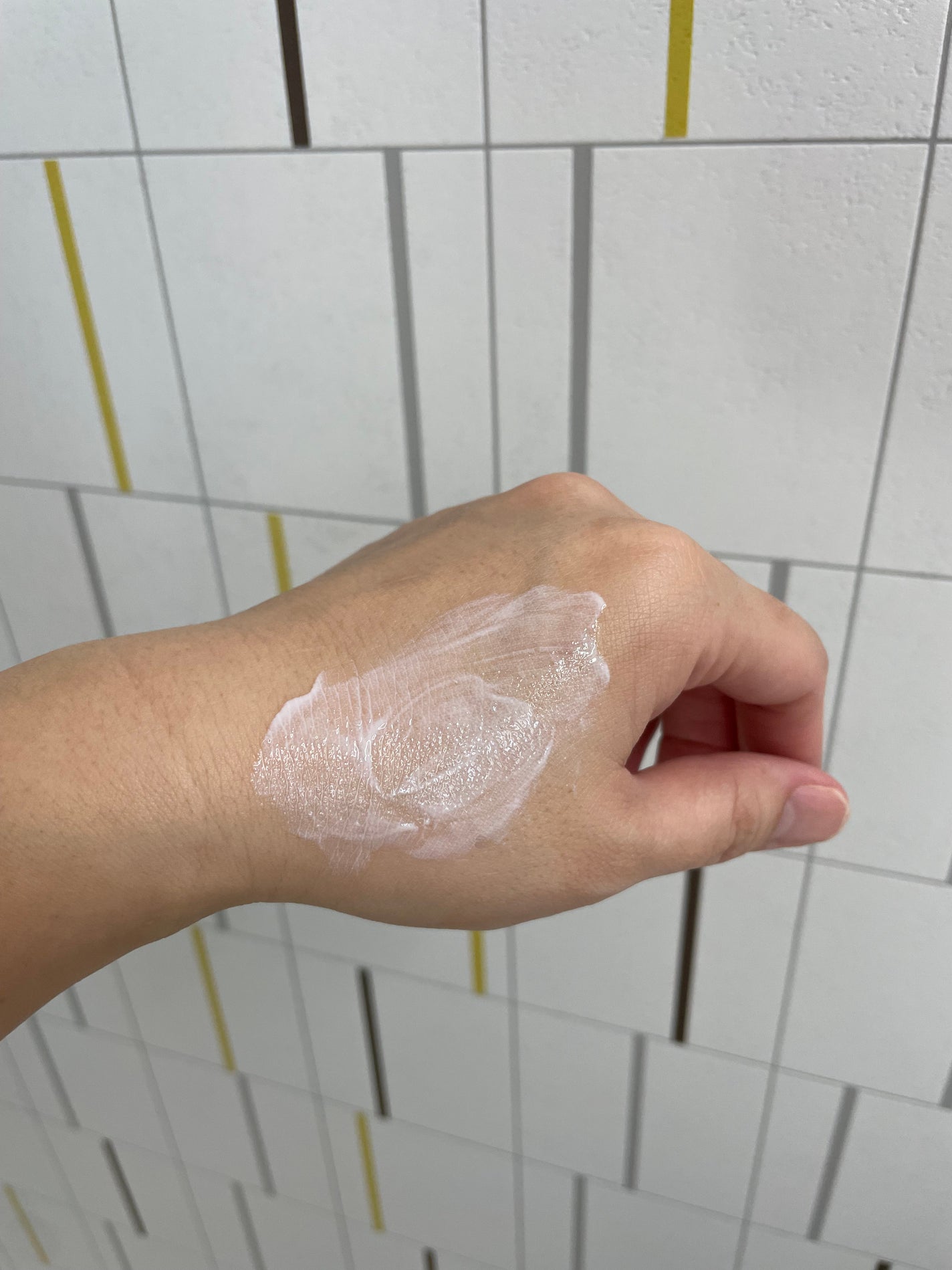 ヒアルーシカ ウォーターフィット サンセラム/SKIN1004/日焼け止めローションを使ったクチコミ(3枚目)