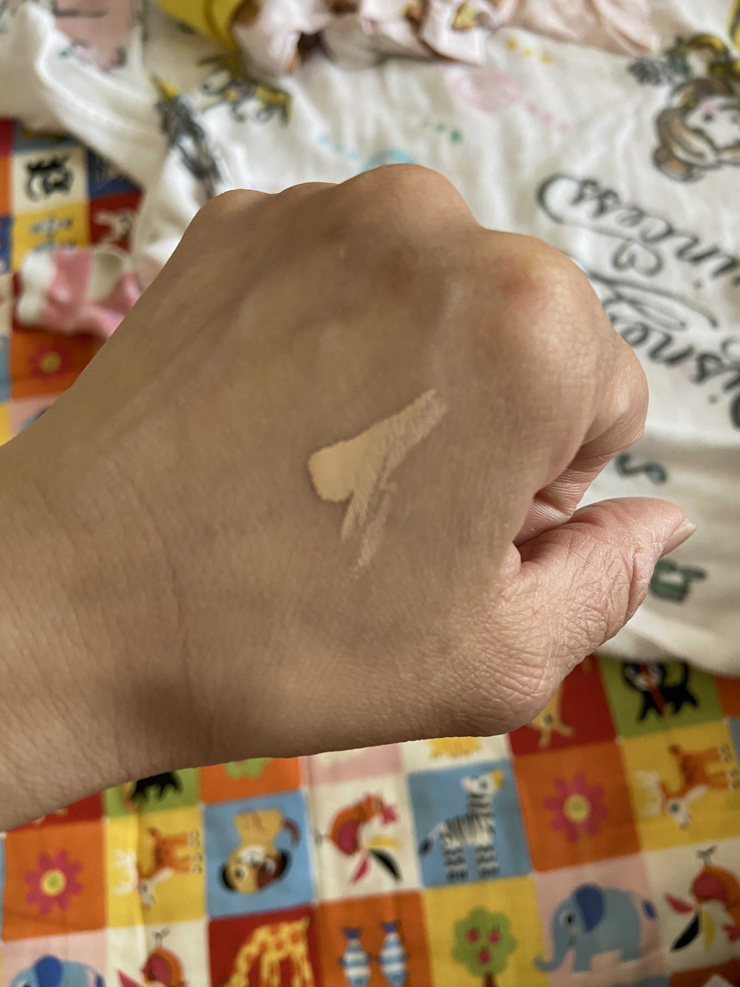 エアリーステイ リキッド 410 オークル/FASIO/リキッドファンデーションを使ったクチコミ（2枚目）