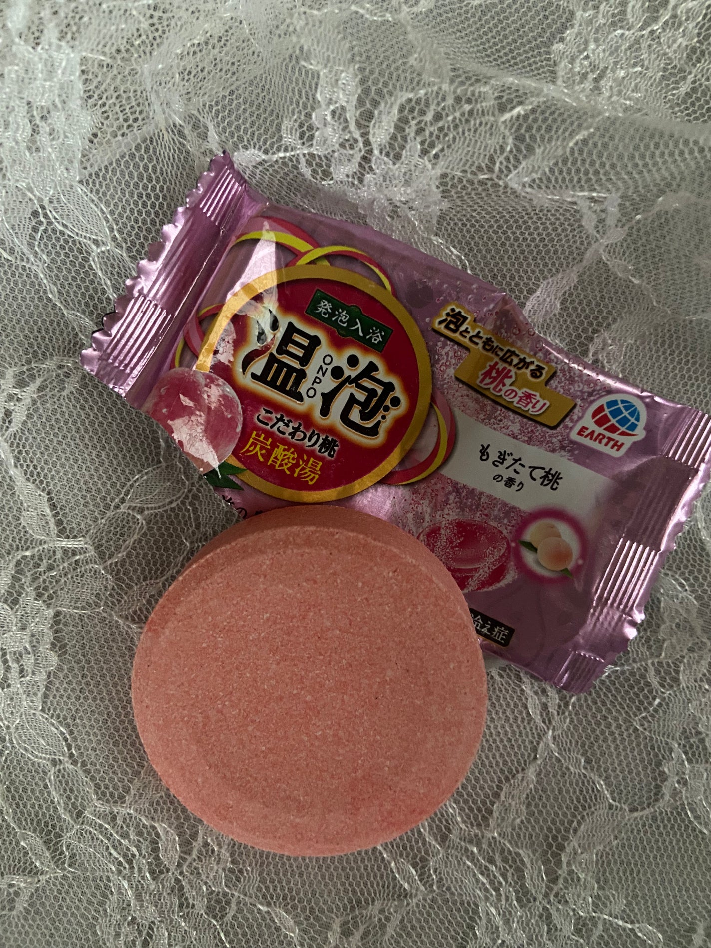 min on LIPS 「アース発泡入浴🛀温泡🫧こだわりの桃🍑炭酸湯開封した瞬間からもぎ..」(2枚目)