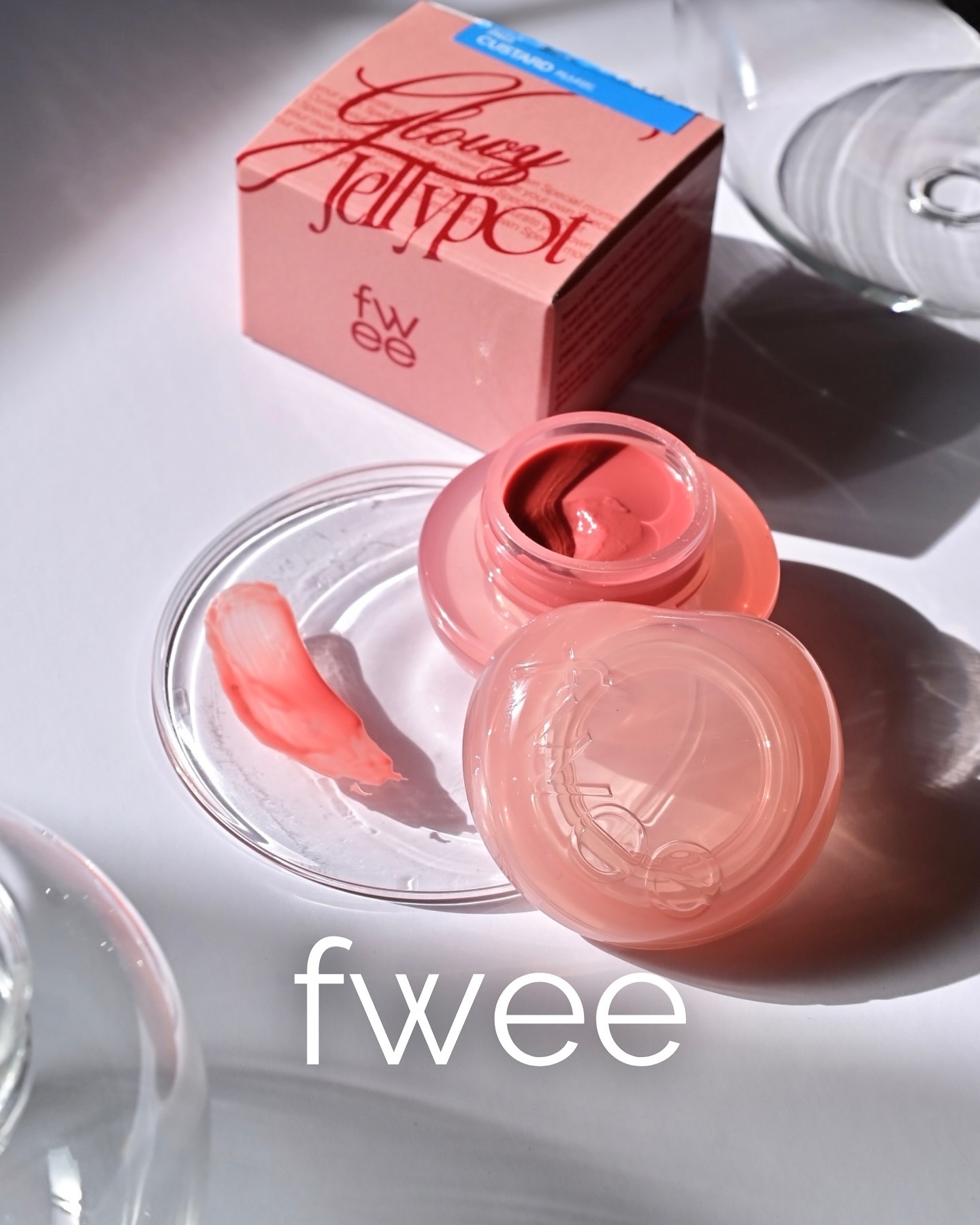 2024年冬新作リップグロス】フィー リップアンドチーク グローイ