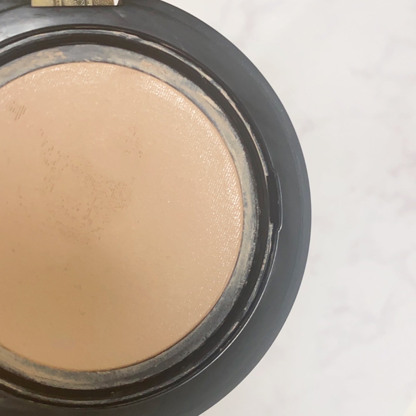 ラディアント タッチ グロウパクト/YVES SAINT LAURENT BEAUTE/クッションファンデーションを使ったクチコミ(2枚目)