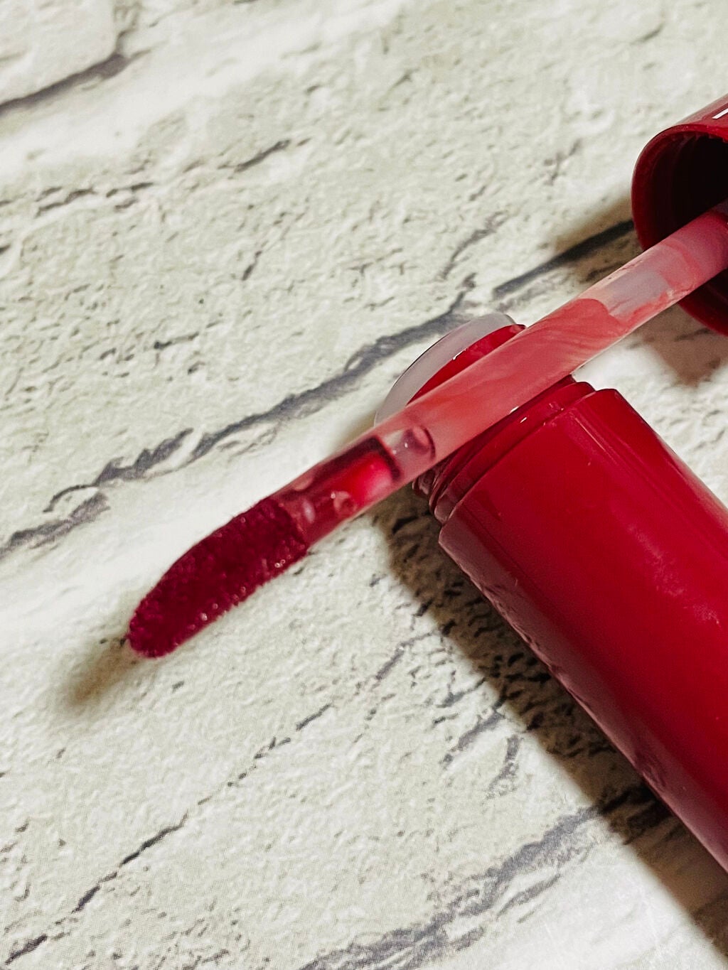 ジューシーラスティングティント/rom&nd/リップティントを使ったクチコミ(2枚目)