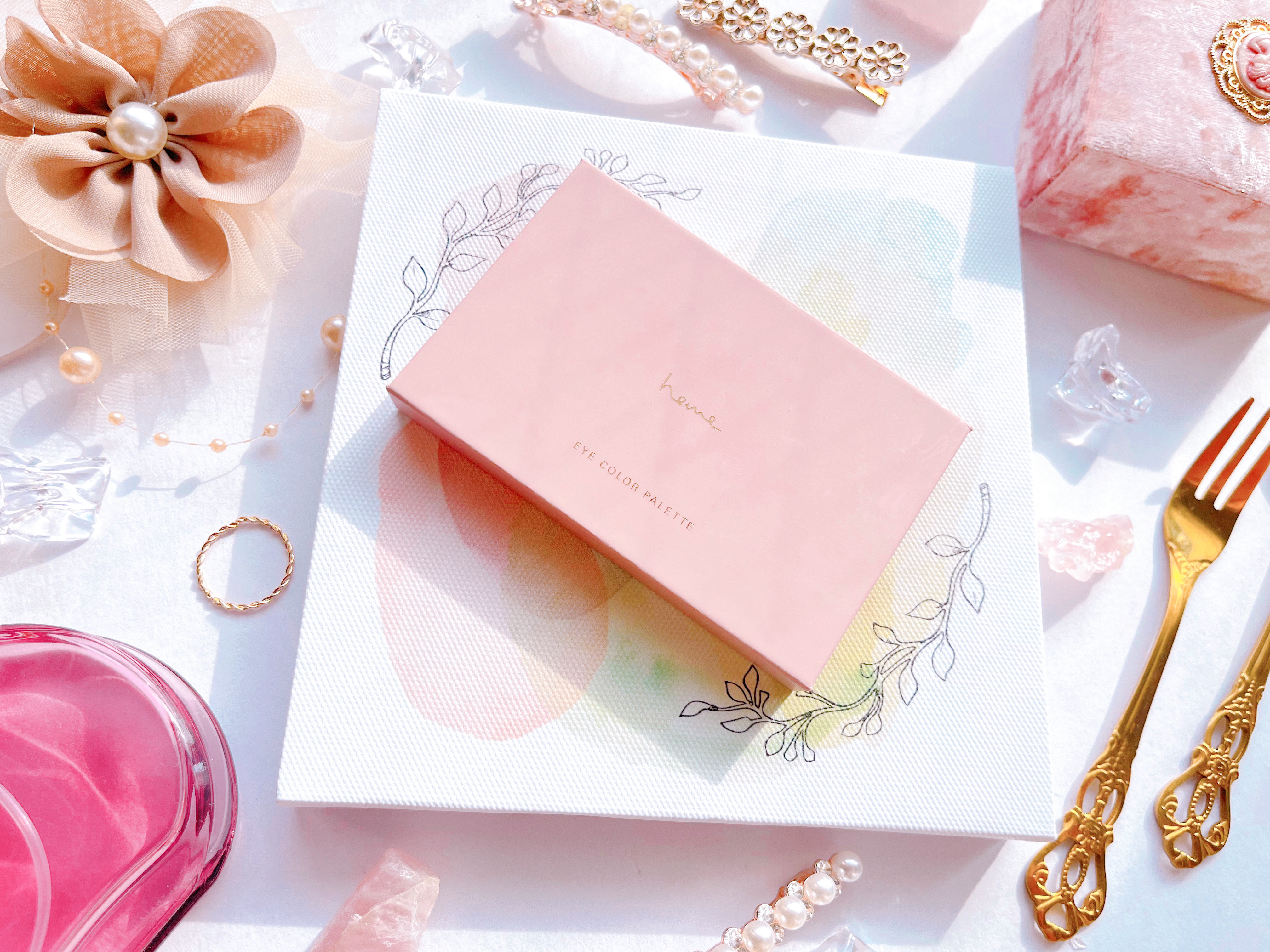 アイカラーパレット コットンローズ/heme/アイシャドウパレットを使ったクチコミ（1枚目）