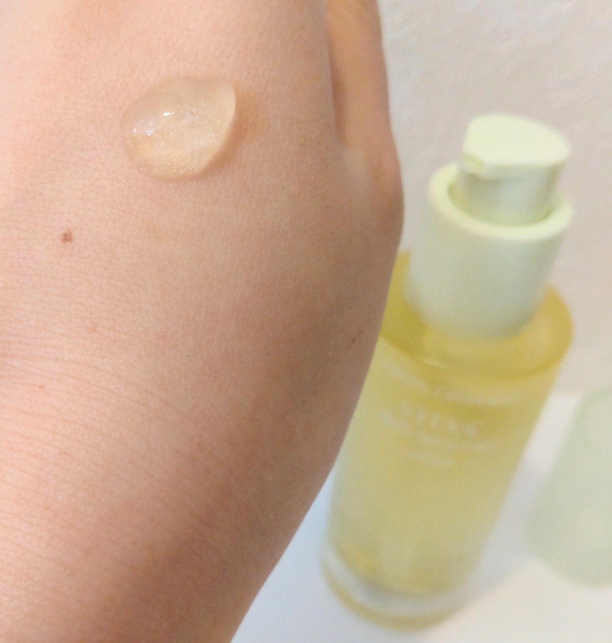 グリーンタンジェリン ビタC ダークスポットケアセラム/goodal/美容液を使ったクチコミ（2枚目）