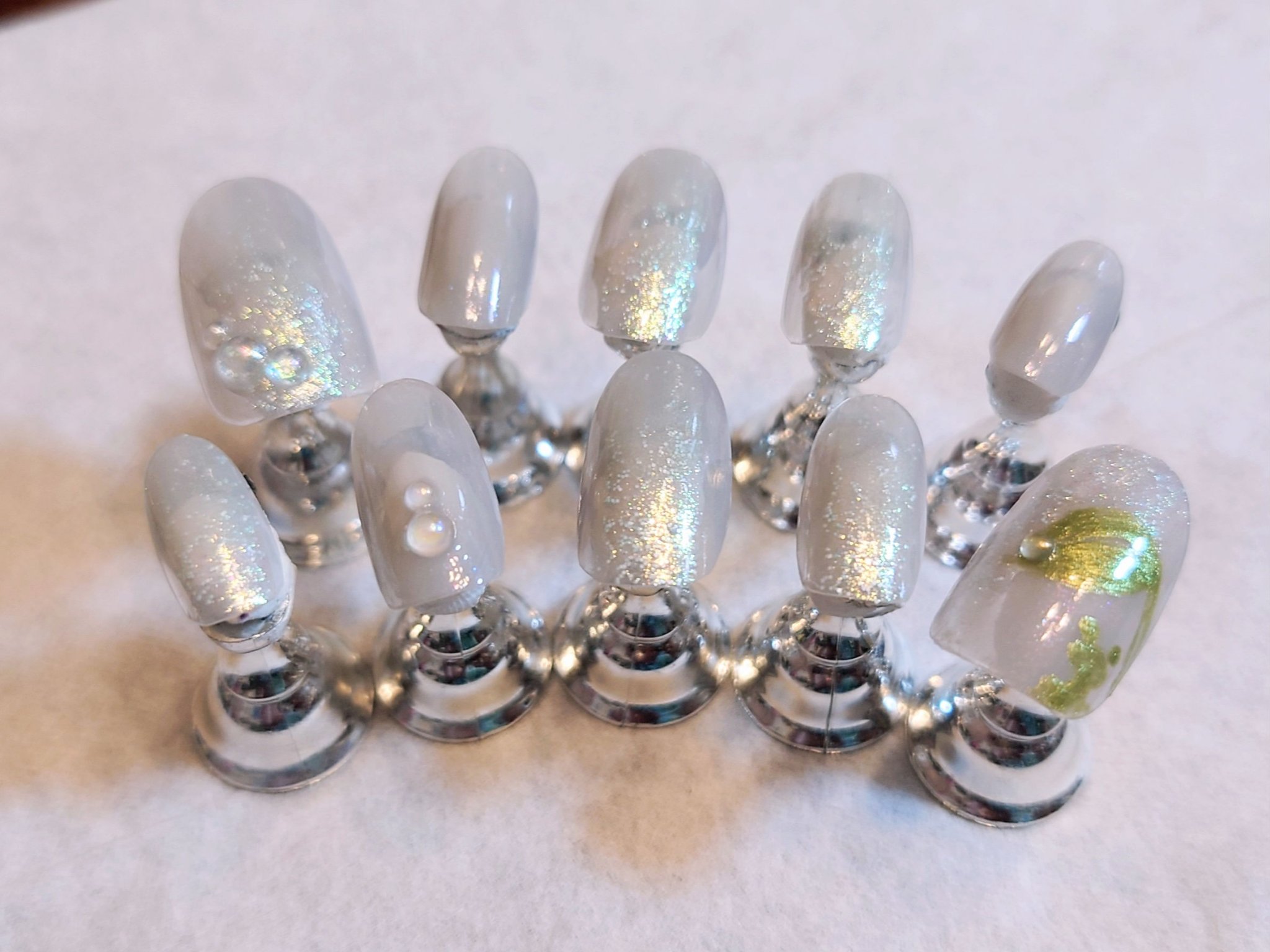 ネイルホリック Aurora Glitter/ネイルホリック/マニキュアを使ったクチコミ（1枚目）