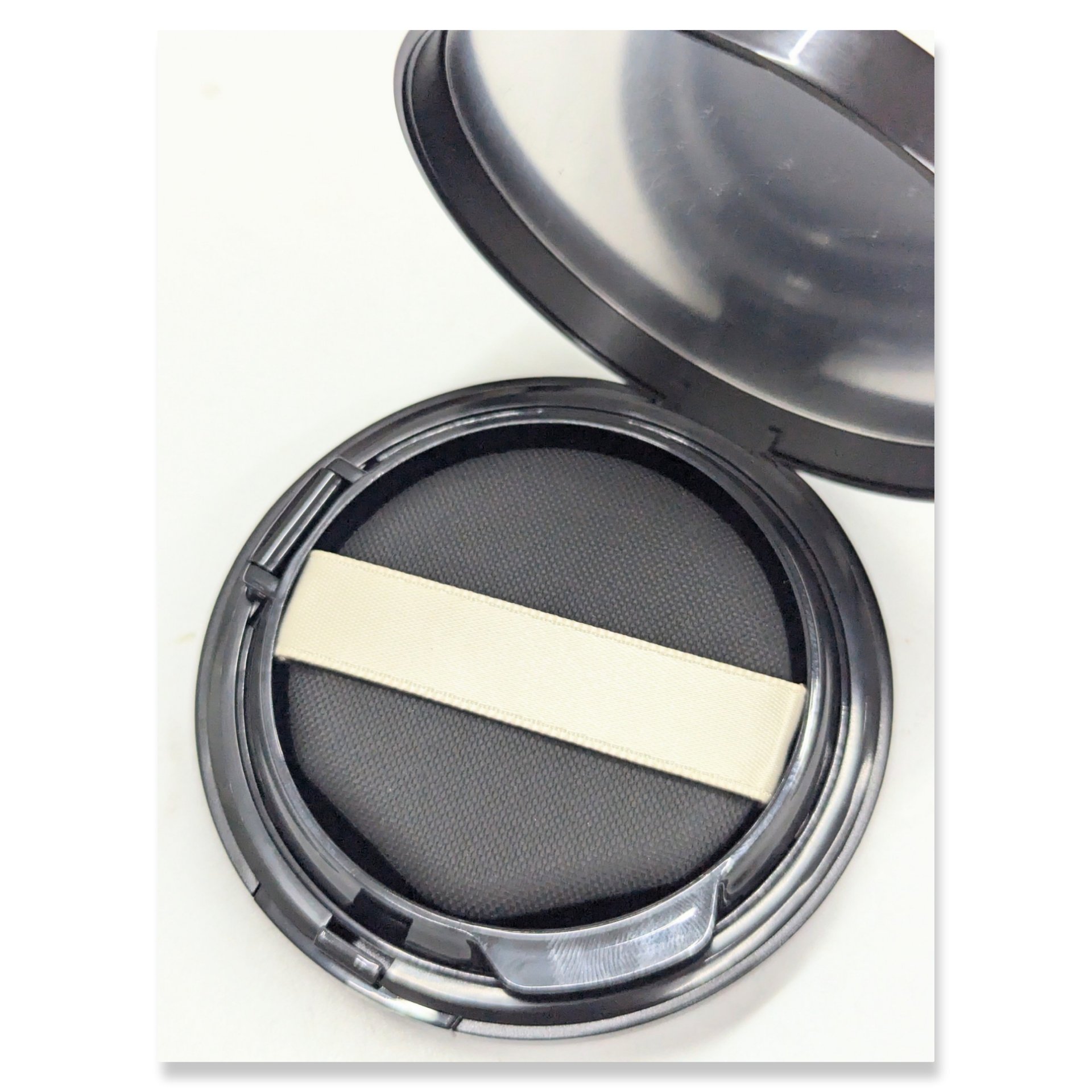 マキアージュ ドラマティックエッセンスクッション グロウのクチコミ「つかうたび、「極上つるん肌」❤️毛穴レス！
美容液クッションファンデ✨

#マキアージュ
から.....」（3枚目）