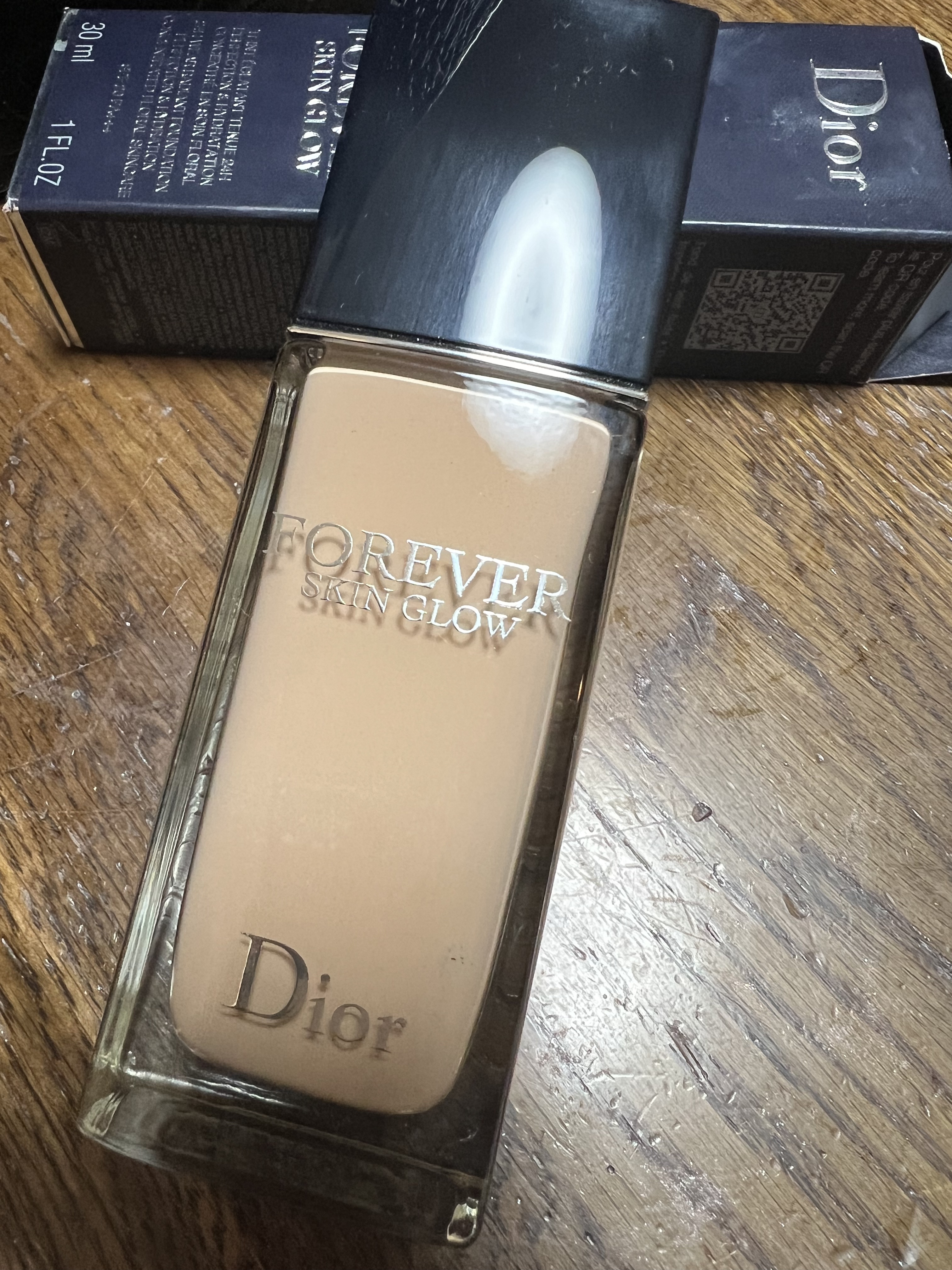 ディオールスキン フォーエヴァー フルイド グロウ/Dior/リキッドファンデーションを使ったクチコミ（1枚目）