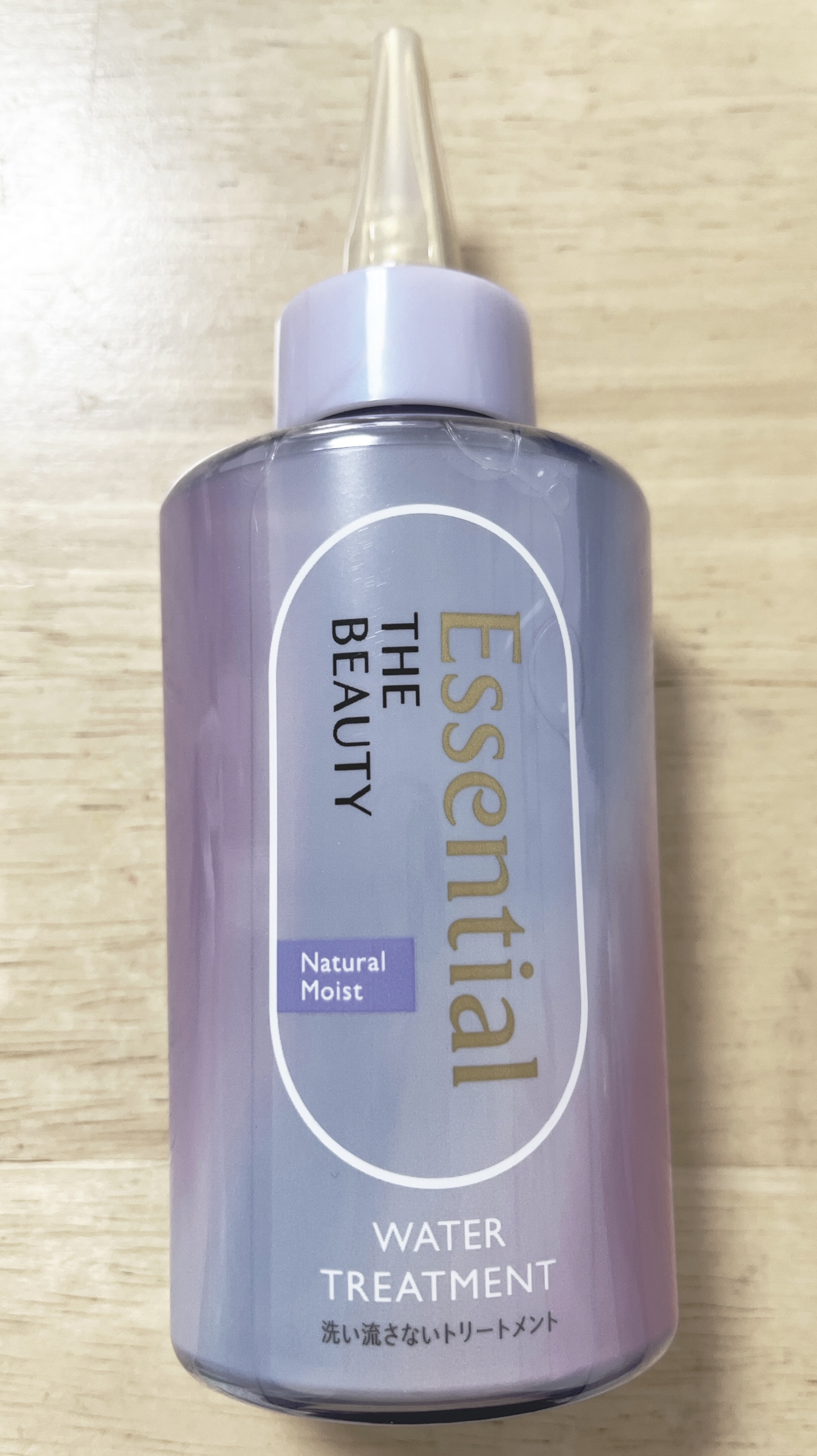 エッセンシャルザビューティ ウォータートリートメントナチュラルモイスト

EXスムースを使用しているのですが、こちらもテクスチャーは同じウォータータイプで髪の毛全体に馴染ませやすいです。

ベタつかないので、重くならずつるサラ髪が一日中続き