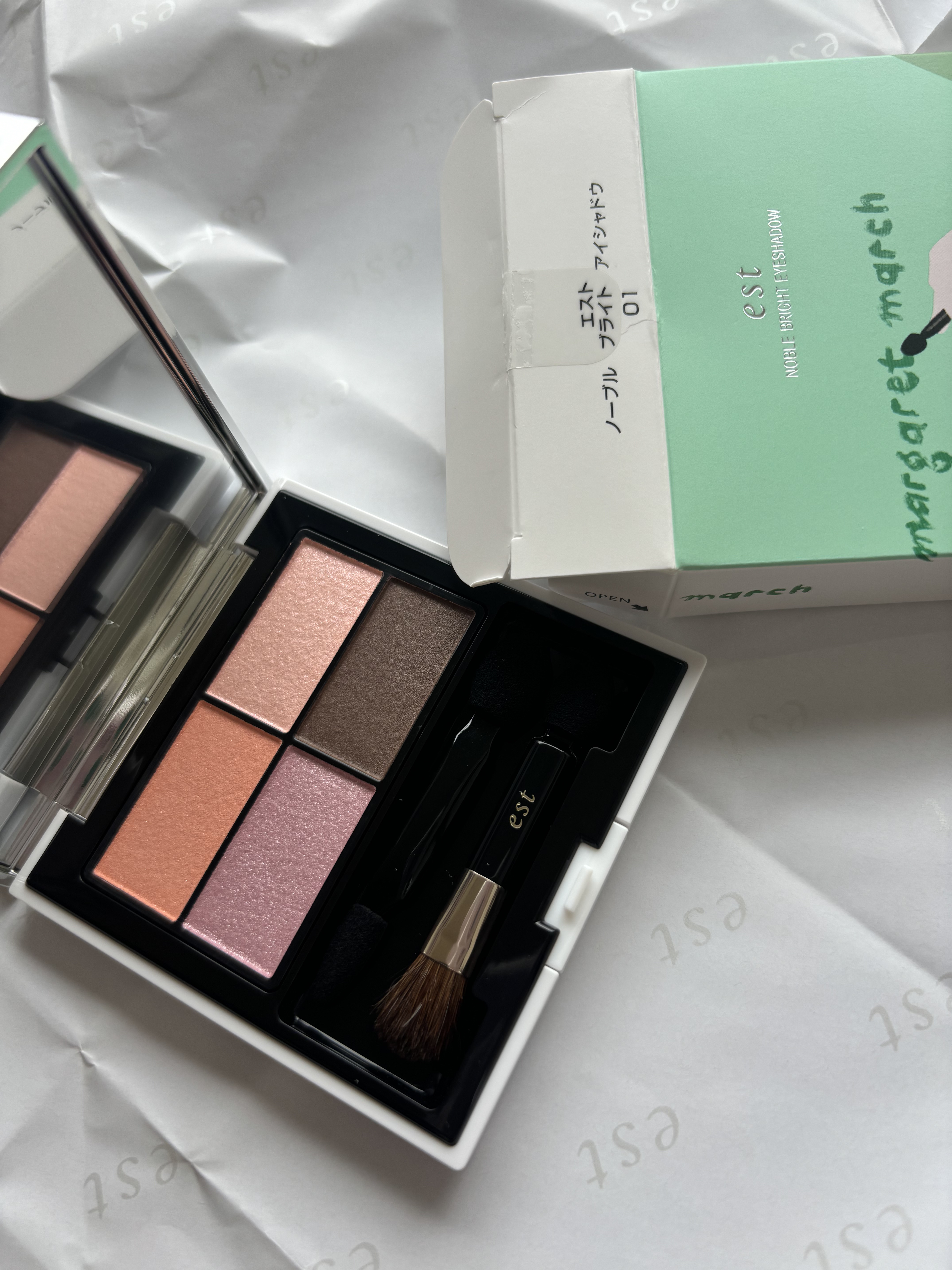 エスト ノーブル ブライト アイシャドウ/est/パウダーアイシャドウを使ったクチコミ（1枚目）