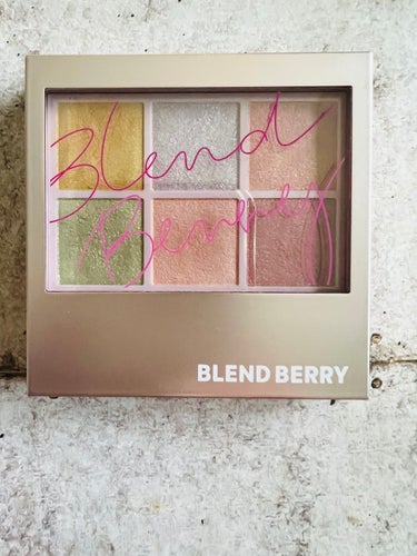 オーラクリエイション 105 ゴールデンキウイ&スウィートピンク(限定カラー)/BLEND BERRY/アイシャドウパレットを使ったクチコミ（2枚目）