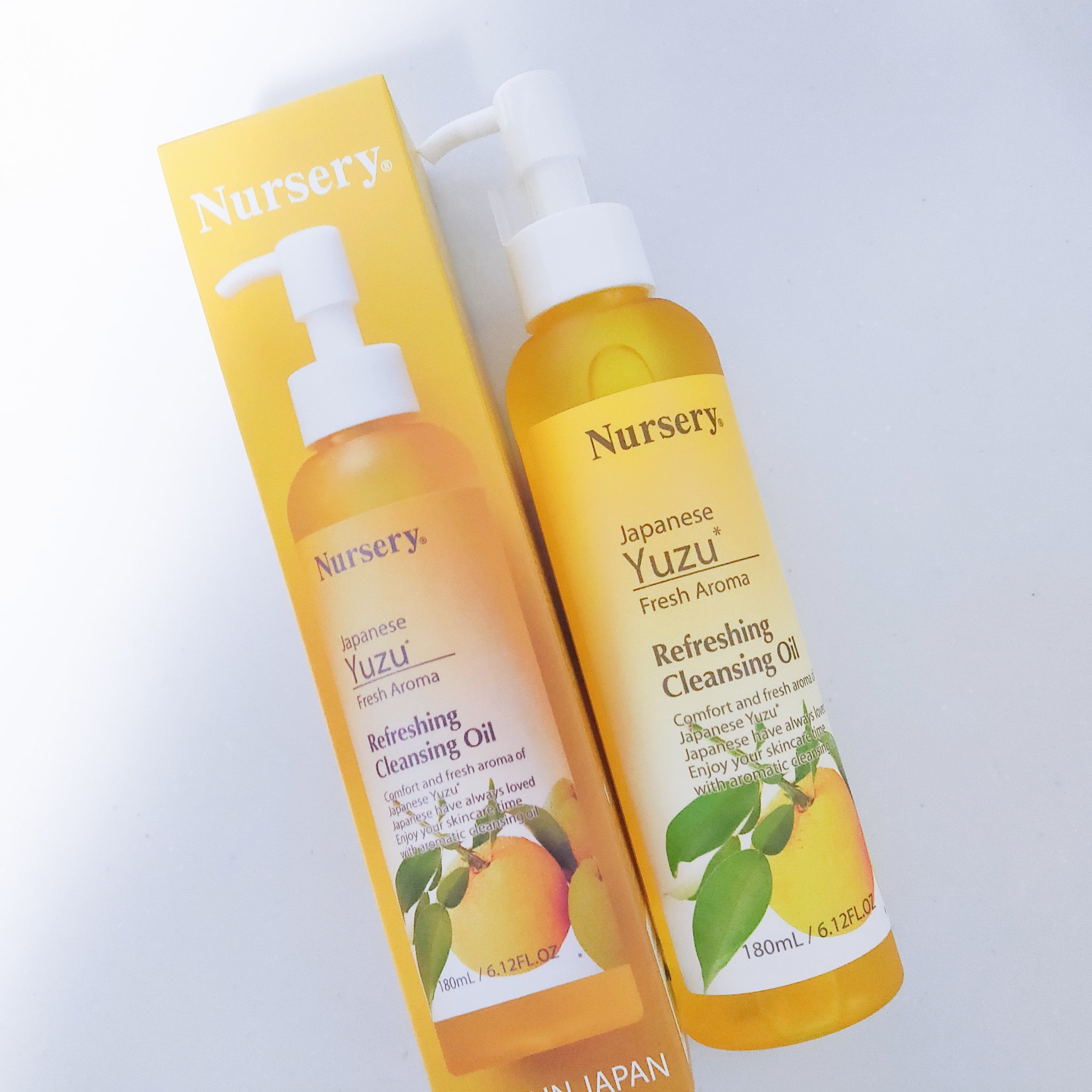 Nursery(ナーセリー) リフレッシングクレンジングオイル 日本柚子のクチコミ「サラッとしたテクスチャのオイルで、乳化が早くよく伸びます。
ラメザクザクのアイカラーやにじみに.....」（2枚目）