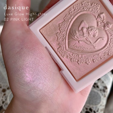 【 dasique新作 悶絶級美麗ピンクハイライト👼🏻🩰 】

　dasique
　ラックスグロウハイライター
　02Pink Light ¥2,990
　(Qoo10デイジーク公式ショップ価格)


