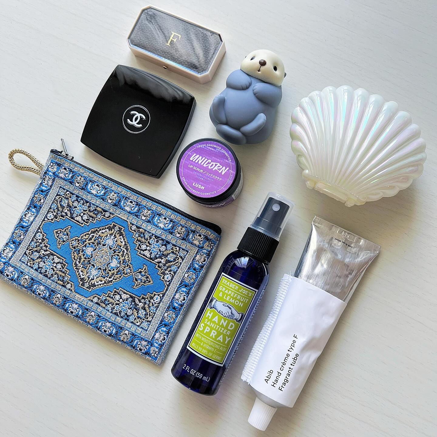 ボーム・デ・ミューズ/オフィシーヌ・ユニヴェルセル・ビュリー/リップバームを使ったクチコミ（2枚目）